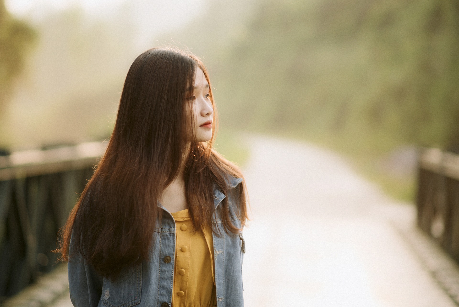 在不开梯子的情况下，丫鬟居然不知所措了